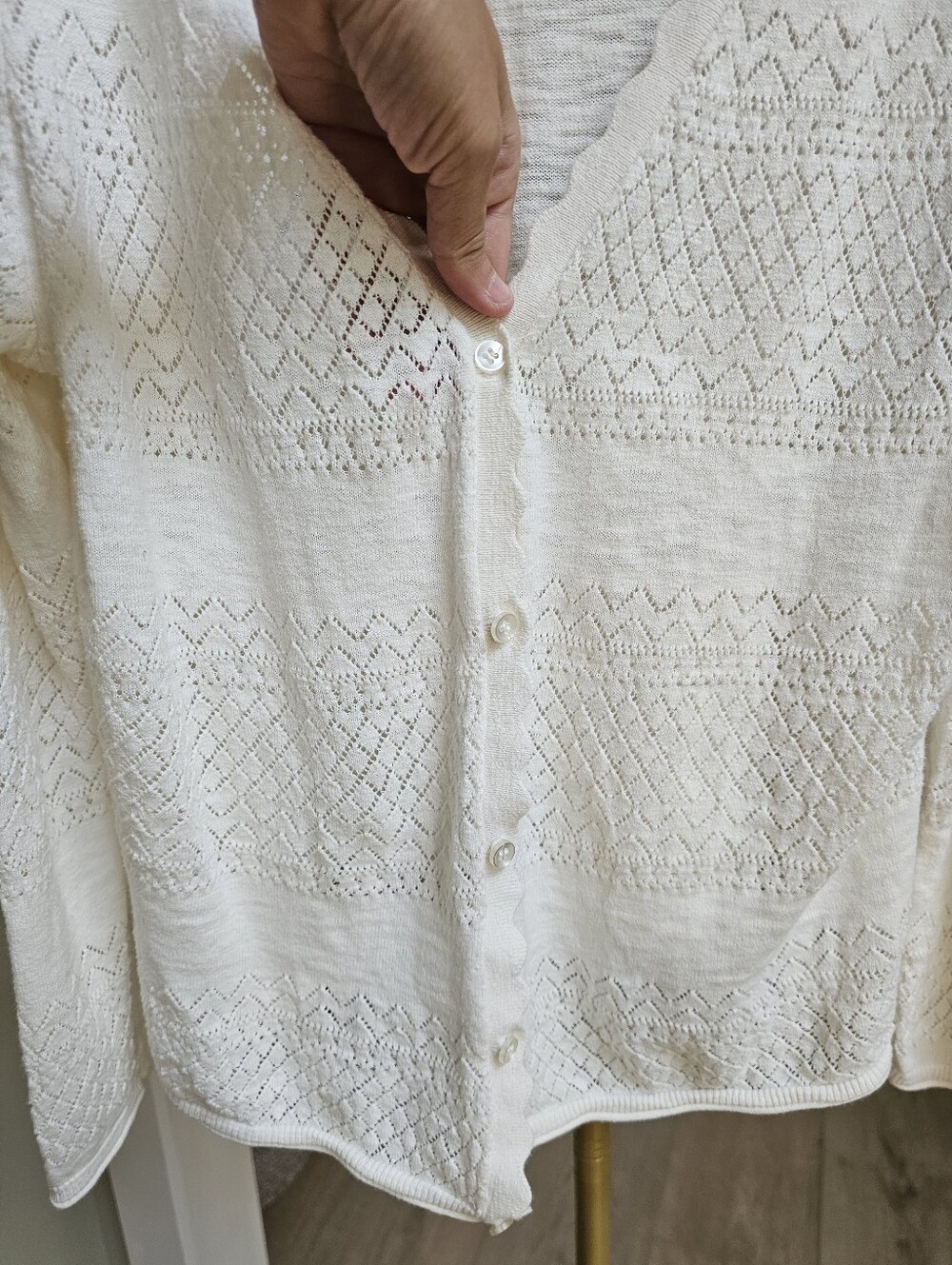 Frye Ivory Pointelle Cotton Cardigan Sweater Scalloped Hem Button Up XL - Picture 6 of 11